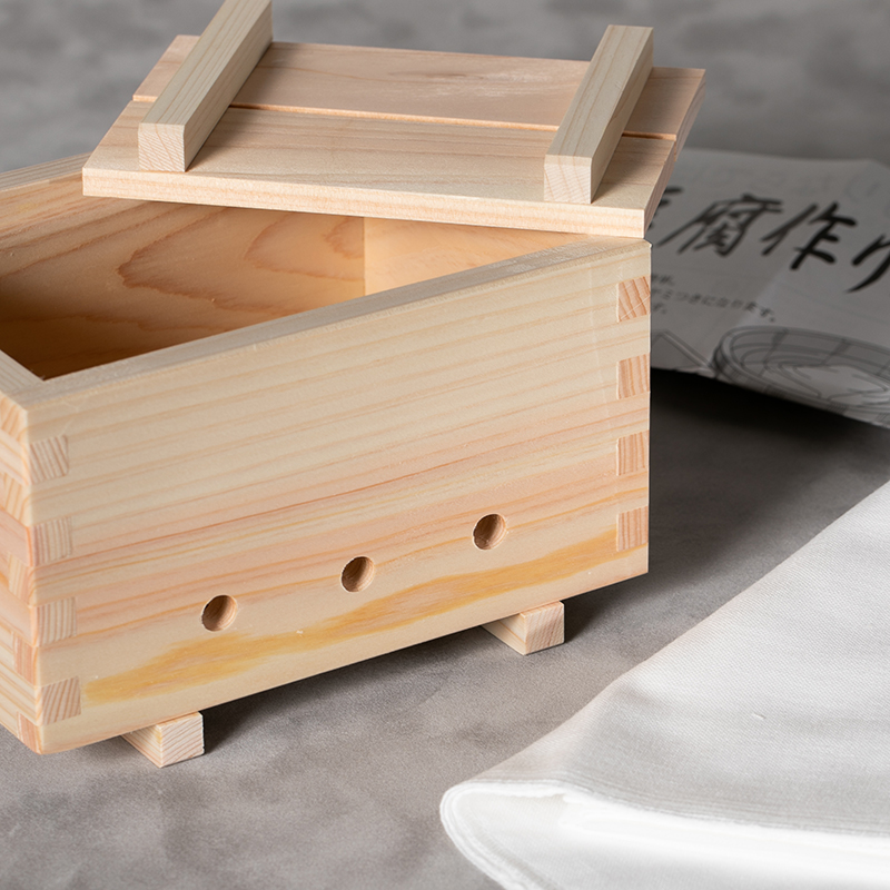 https://www.nishikidori.com/2355/hinoki-cypress-wood-tofu-or-rice-press.jpg