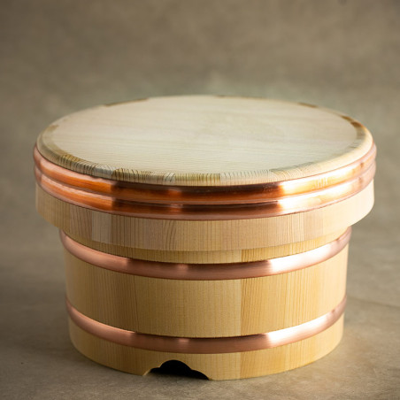 Ohitsu bucket made from Kiso Sawara cypress wood, for storing cooked rice and sushi rice