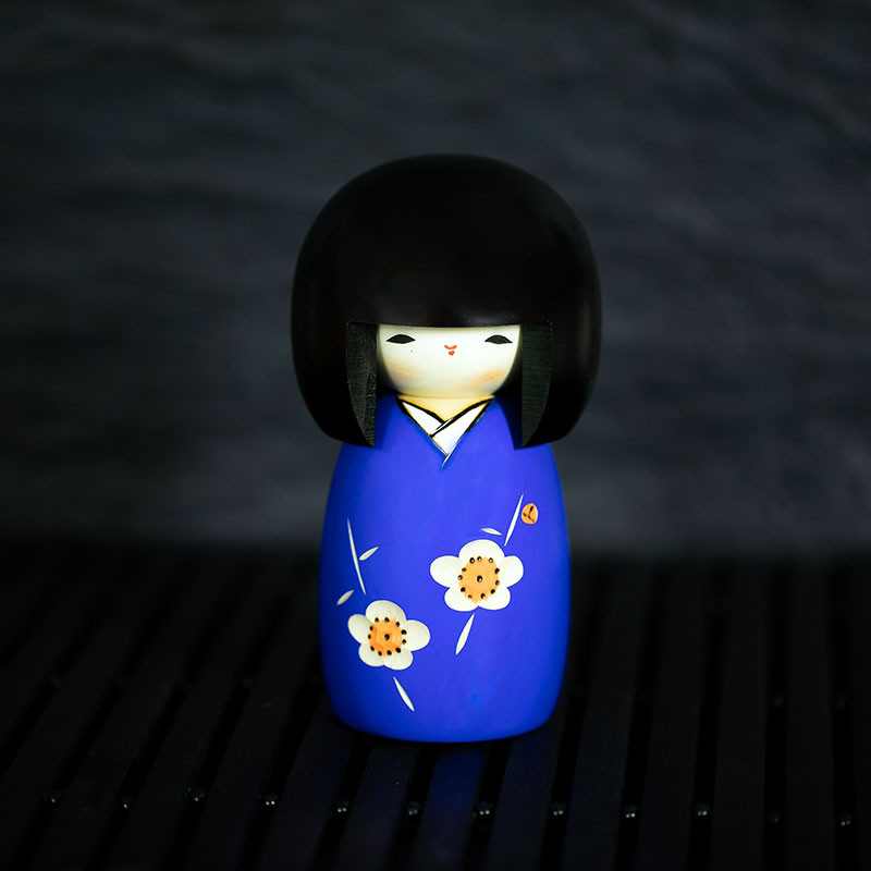 Poupée Kokeshi floraison