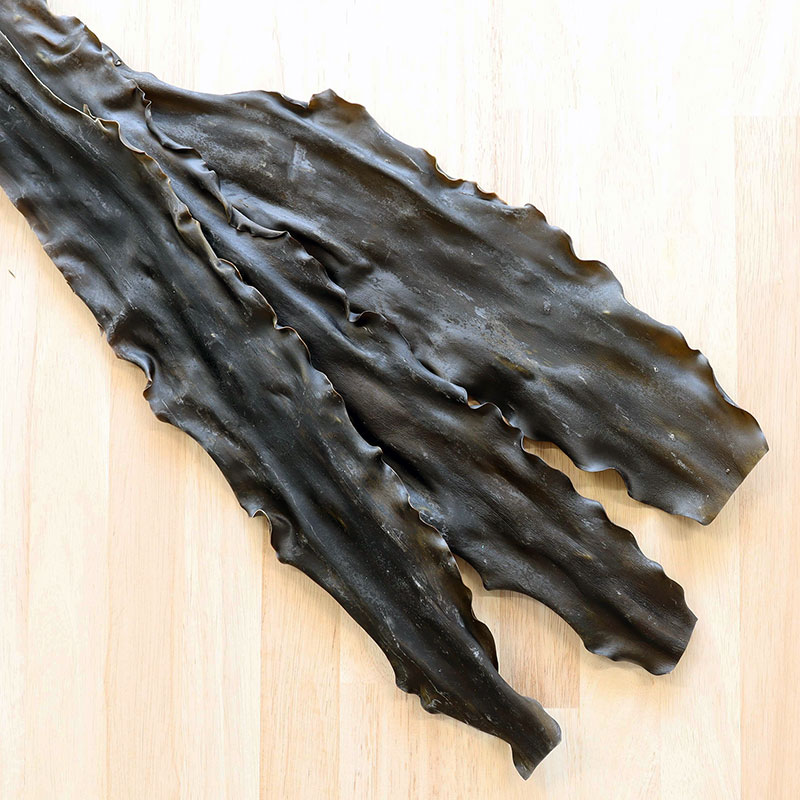 This is Rishiri Kombu cultivated in the extreme North of Hokkaido. The  texture is a little harder than Makonbu and it has a strong deep flavor.  Dashi Soup made from this Kombu