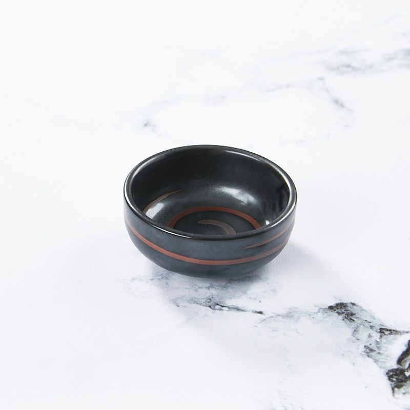 Black matte dish for tsukemono or mise en bouche