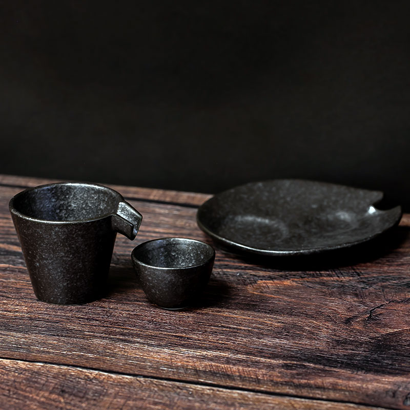 Shizuru sake set, black and silver
