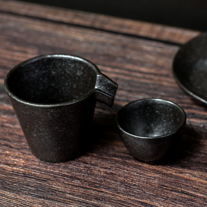 Shizuru sake set, black and silver Japanese Tableware