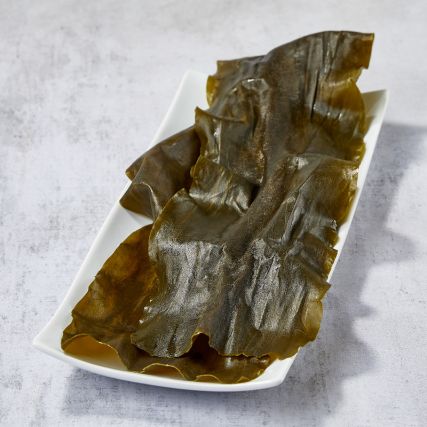 Young tender kombu seaweed 