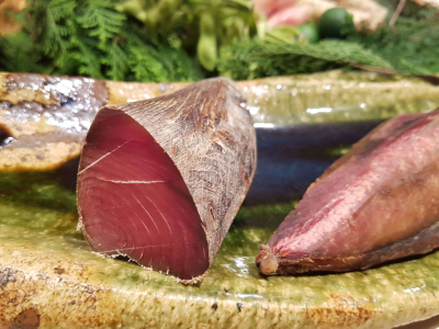 Le Katsuobushi, bonite séchée par Nishikidôri